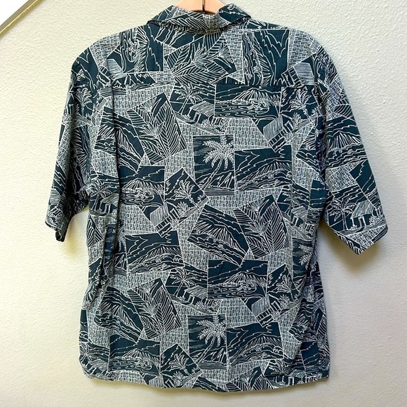Reyn Spooner Hawaiian Short Sleeve Button Down Shirt - Picture 9 of 9